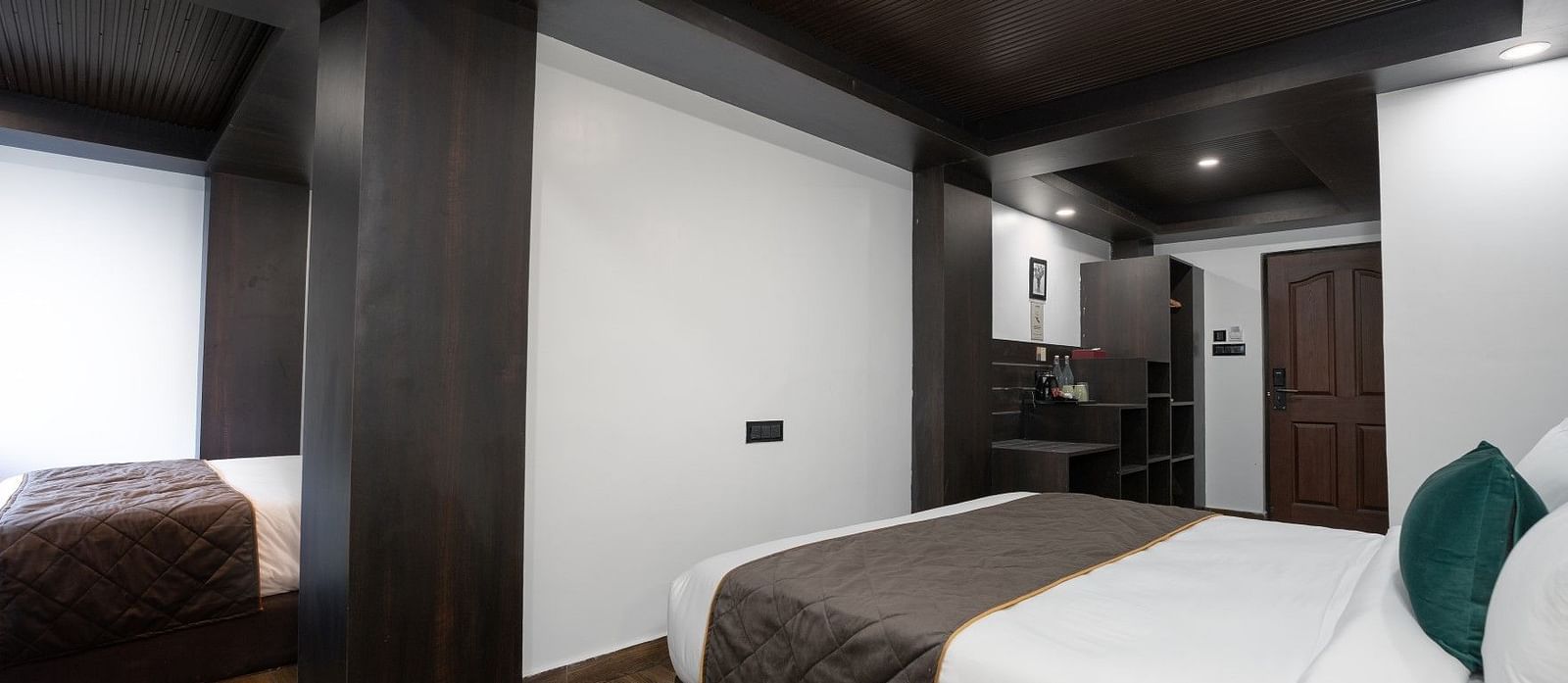 Room west 5