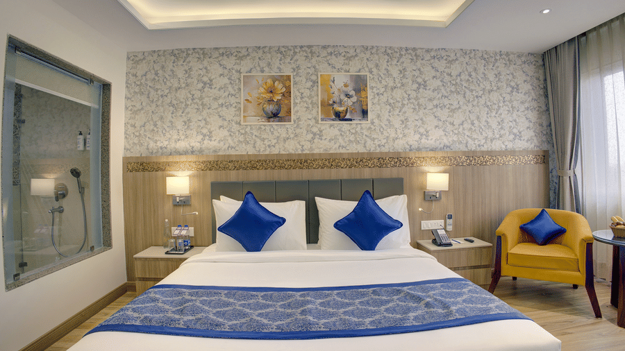 Club King Room