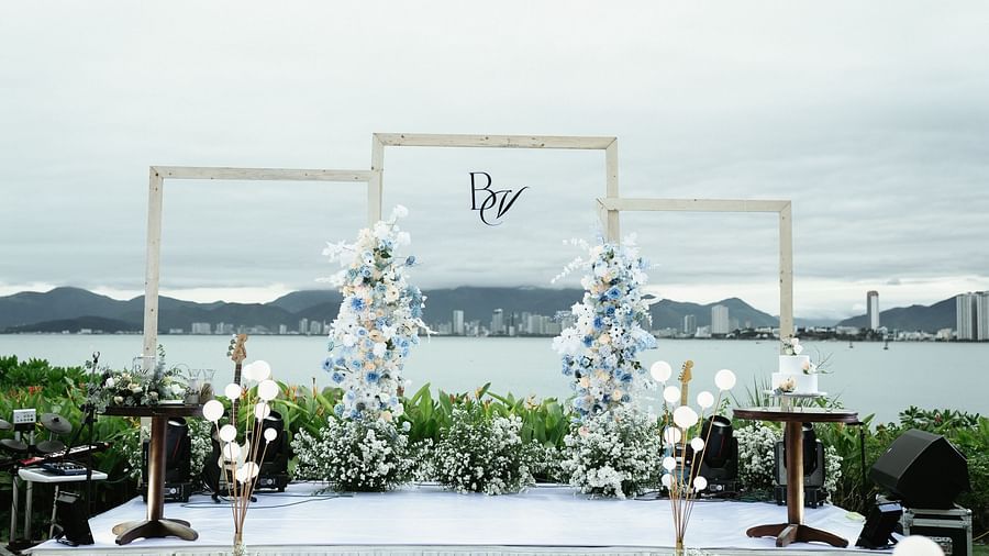 A platform decorated with flowers - Alibu Resort Nha Trang