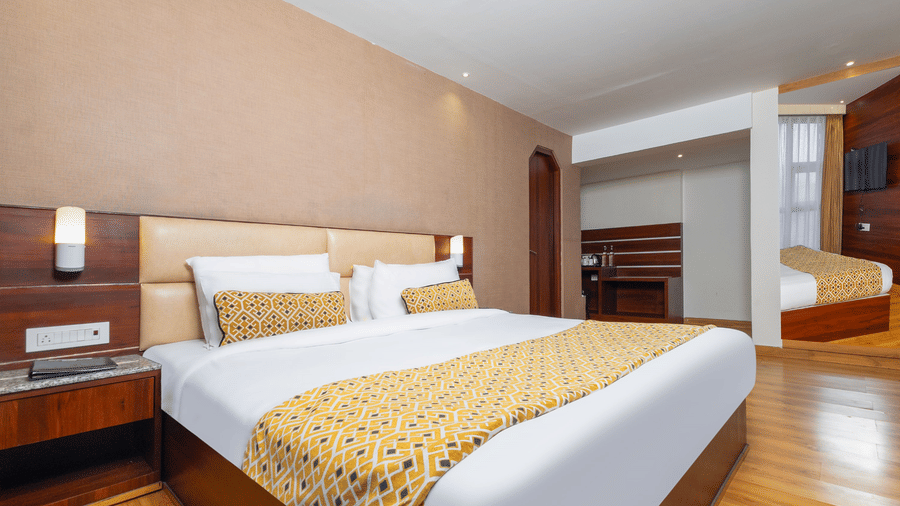 EXECUTIVE (6) (Custom)