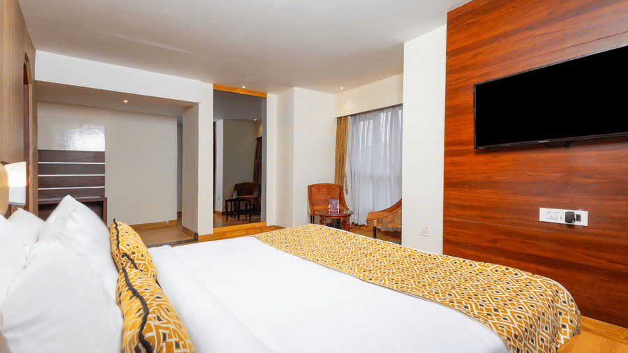 EXECUTIVE (7) (Custom)