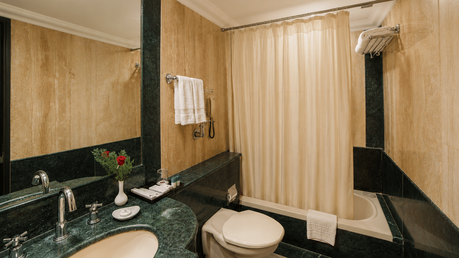 Rooms - Superior Bathroom
