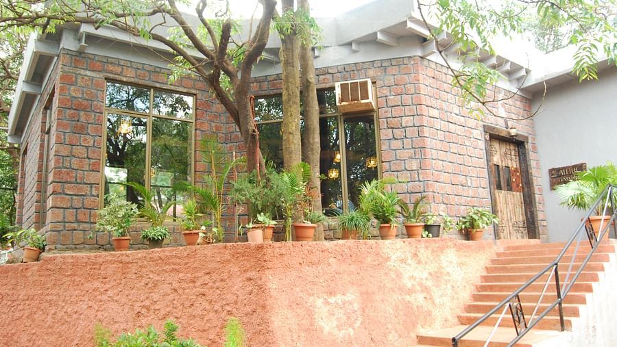 Adamo Matheran - Village - exterior facade of our hotel in matheran