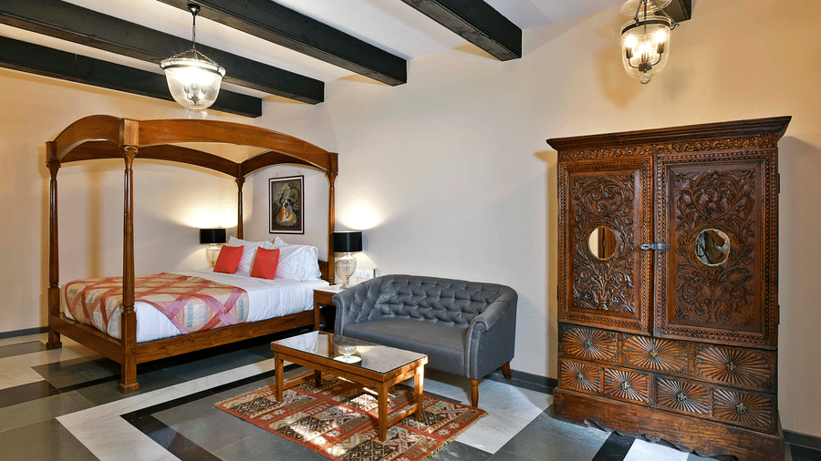 gogunda-palace-rooms-palace-suites-03