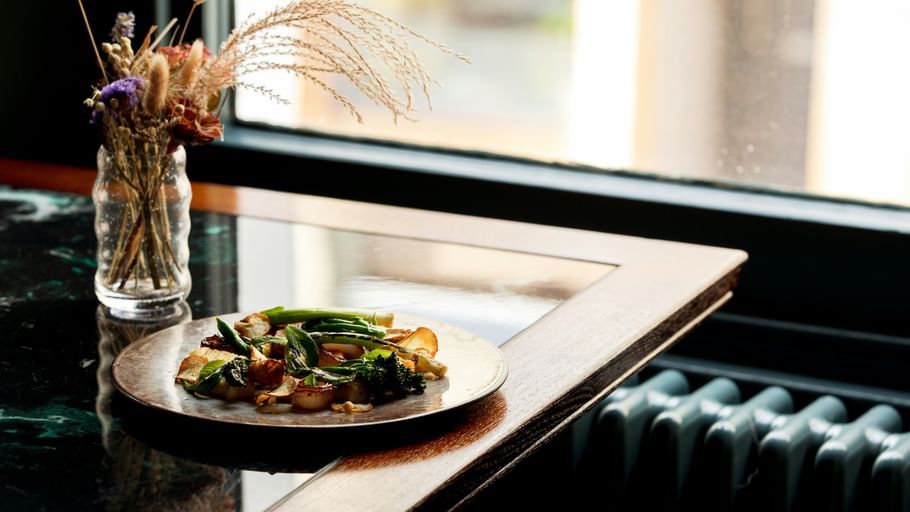 edward-howell-hVtjc8qoQgg-unsplash