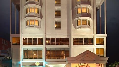 Abad-Plaza-business-class-hotel-in-MG-Road-Ernakulam