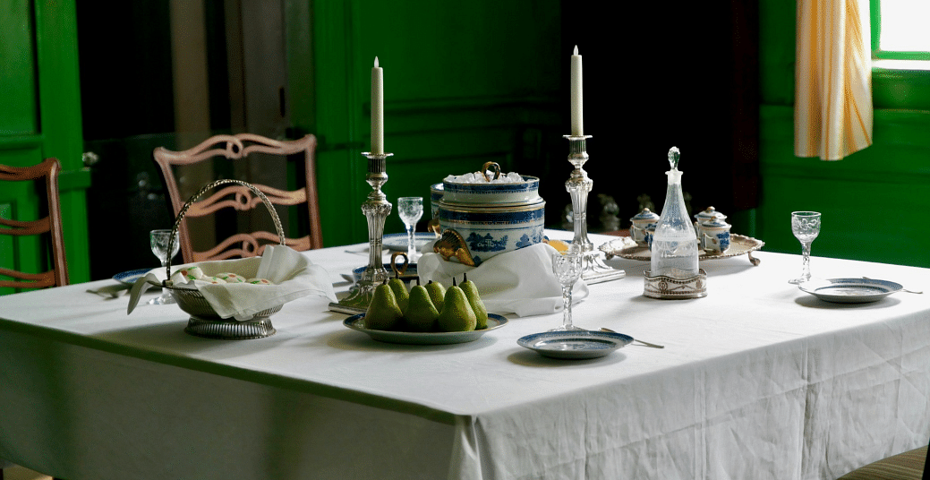 Dining arrangement at a restaurant - Narrow Gauge Inn - A Serenite Hotel Near Fish Camp.