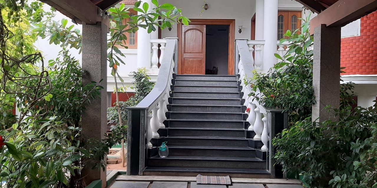 Image of the staircase leading up to Villa Serenity Le Sejour Pondicherry.