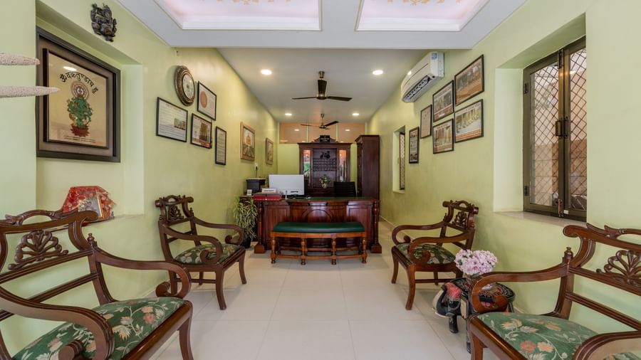 Front Desk - Reception - Heritage Hotel in Jaipur-Suryaa Villa - 1