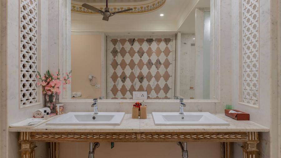 Maharani Suite - Bathroom - Umaid Palace - Luxury Resort Near Jaipur-2