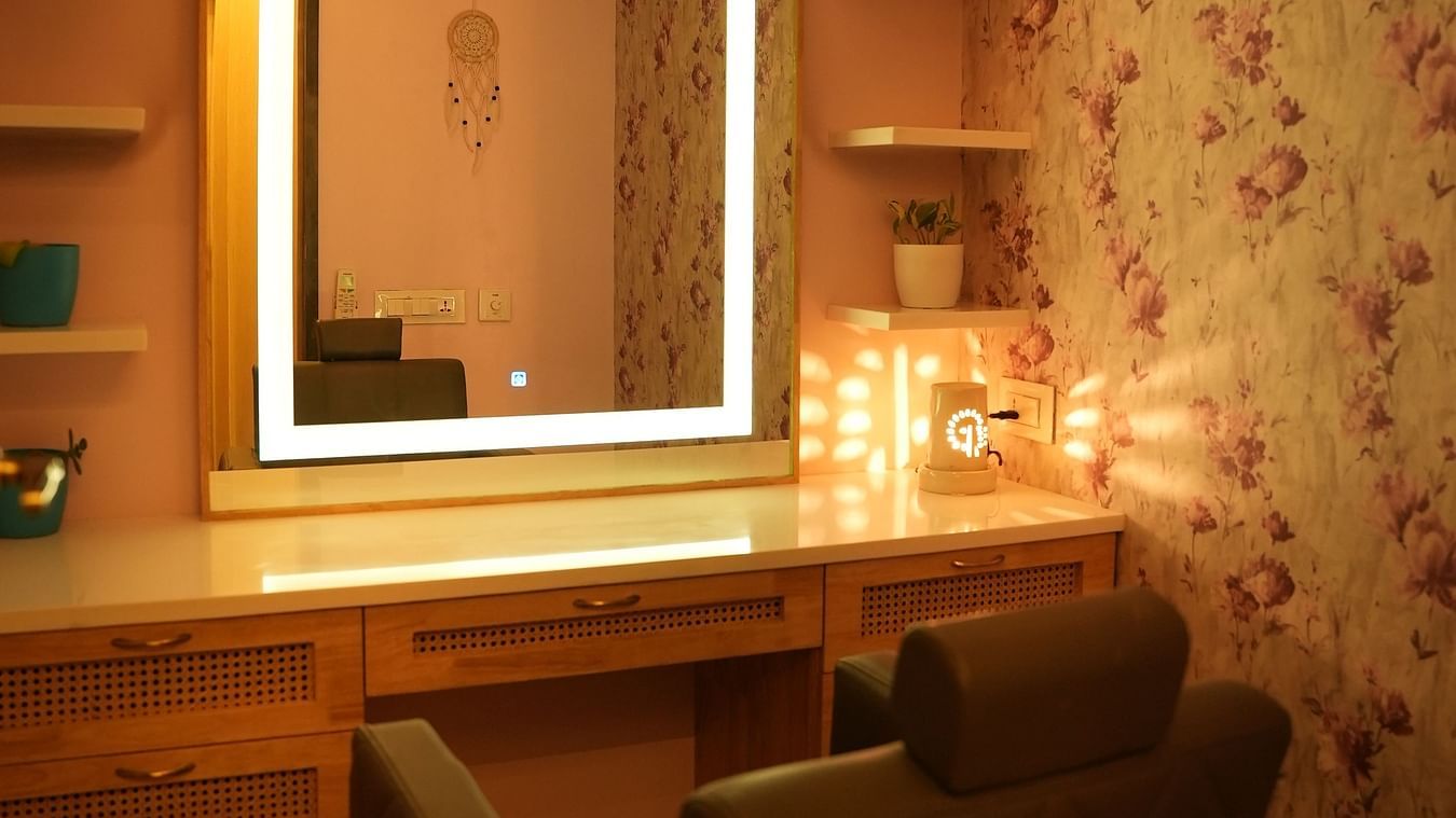 IOSIS Spa & Wellness | Mirror