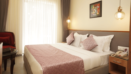 deluxe room (1)