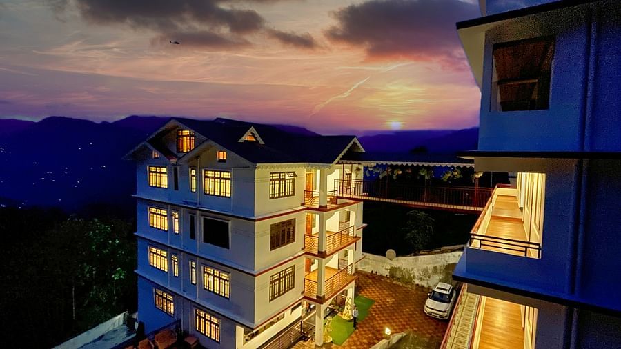 Dream Villa Retreat, Pelling - The facade of our our hotel amidst the mountains during the night