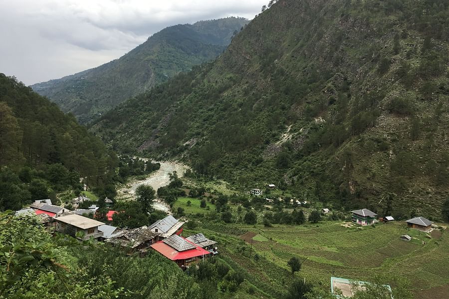 alt-text Let s Camp Tirthan Valley view
