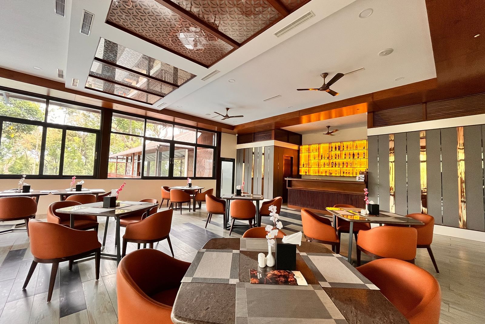 The Silver Peg Bar and Restaurant at The Silver Sky Hotels and Resorts, Chikkamangaluru 2