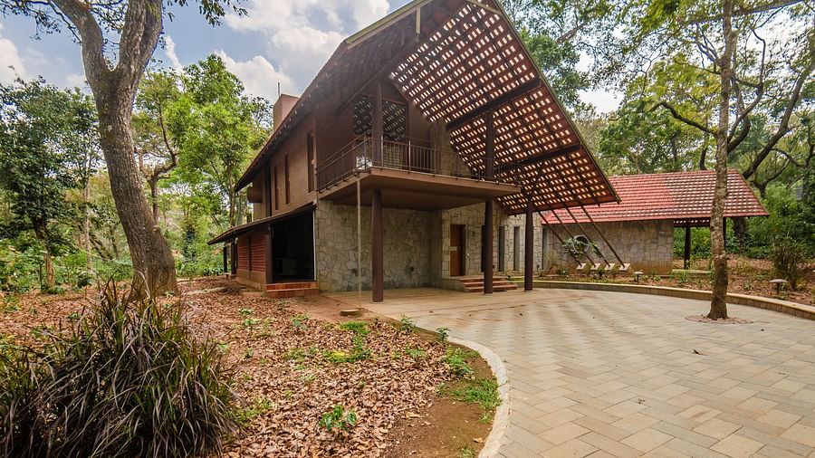 The Birchwood Retreat - exterior view of the villa
