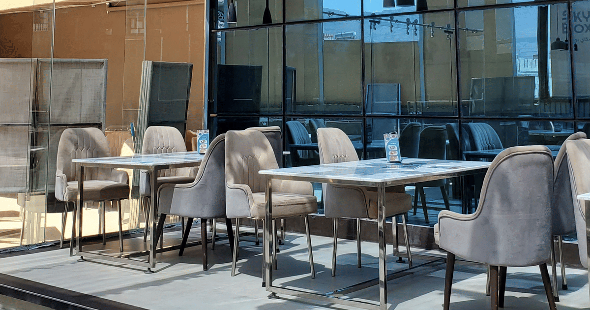 Rooftop dining at Signum Caf&eacute;, Signum CityScapes SKY Boutique Hotel, Indore