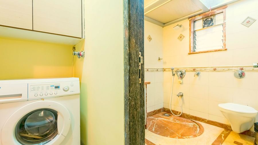 Dragonfly Apartments, Andheri, Mumbai Mumbai Lavatory Dragonfly Service Apartments Emerald Krishna Enclave Andheri Mumbai