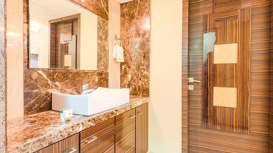 Dragonfly Apartments, Andheri, Mumbai Mumbai Washroom Dragonfly Service Apartments Emerald Krishna Enclave Andheri Mumbai