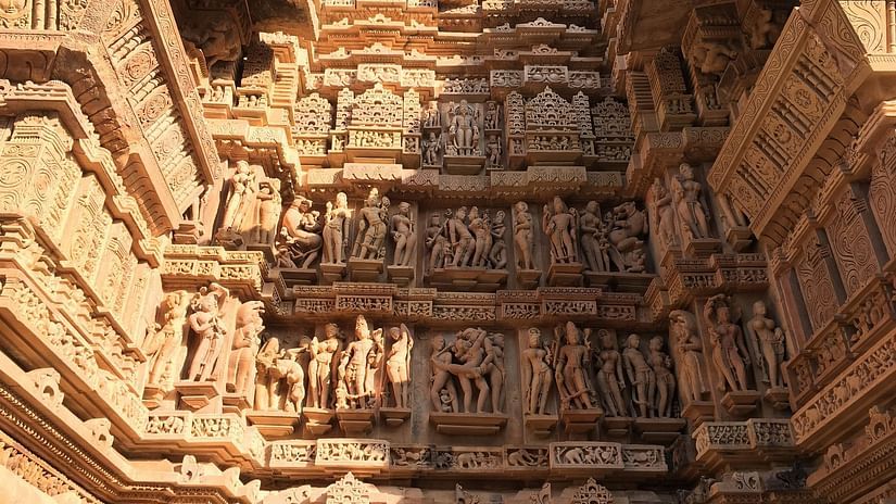 Sculptures on the walls of Kandariya Mahadeva Temple