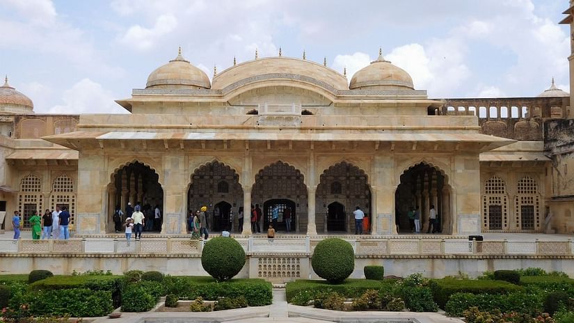 Front view of Amer Fort in Jaipur