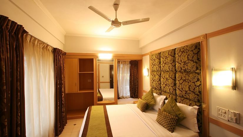 Interior of Deluxe Rooms in Hotel Southern, one of the best hotels in Karol Bag
