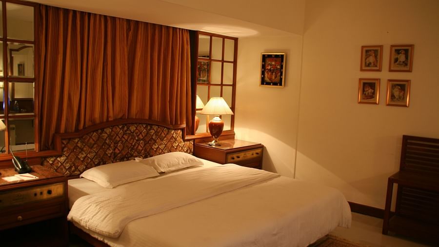 Executive Deluxe Room Hotel Kohinoor Executive Pune 3