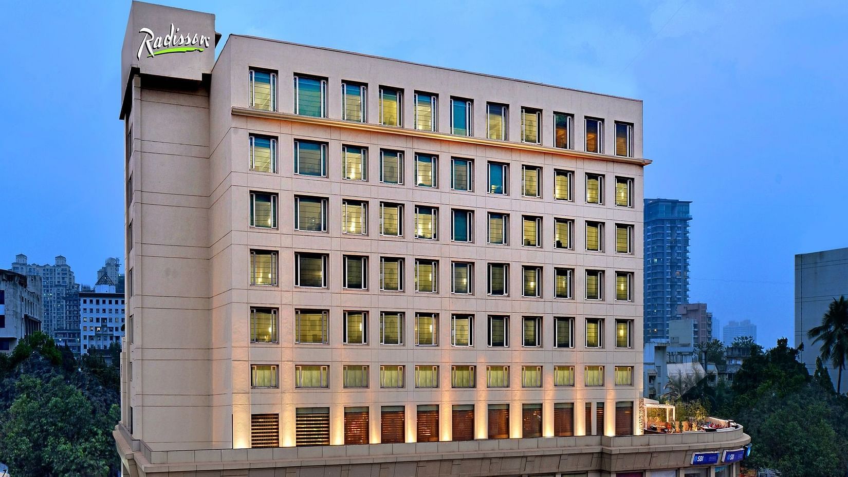 Facade Radisson Mumbai Goregaon 2