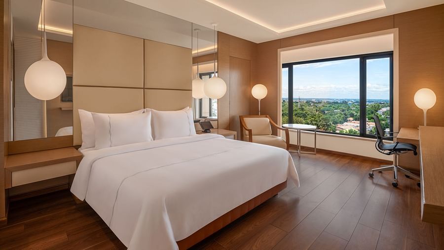 Club Premium Rooms with City View - Bedroom (in-out)