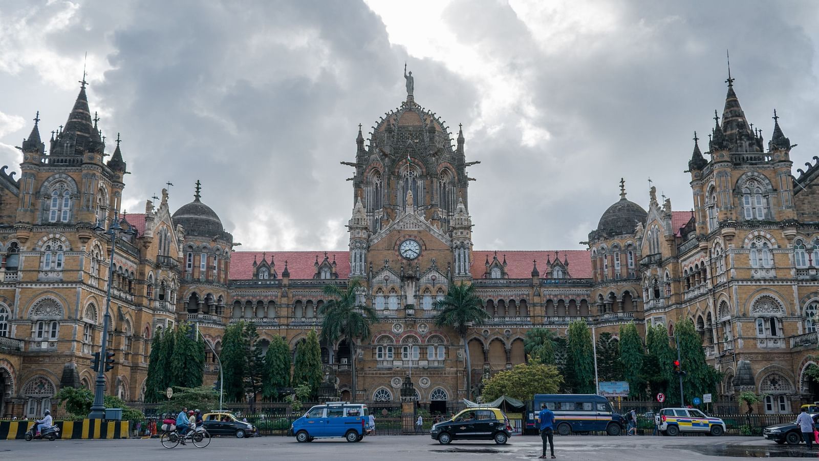 exterior facade of victoria terminus railway station 