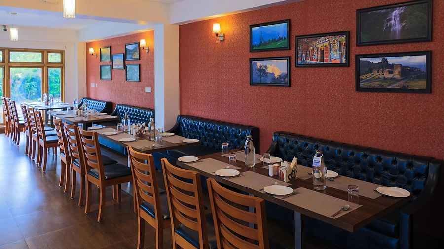 dining area at the blue charcoal restaurant in Yangang at Yashshree Karbari Resort & Spa