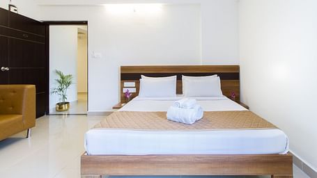 Premium Queen Room with Kitchenette The Sanctum Suites in Whitefield 12