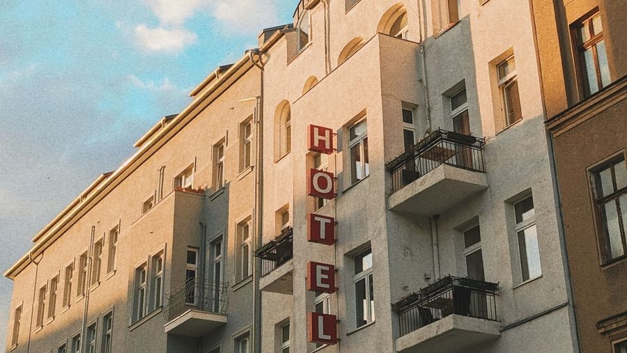 barthelemy-de-mazenod-97jgJembjuE-unsplash 586c641e