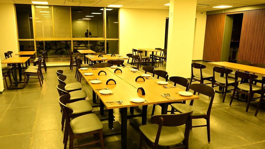 Well lit dining arrangement - Clarks Inn Express, KRS Road, Mysore