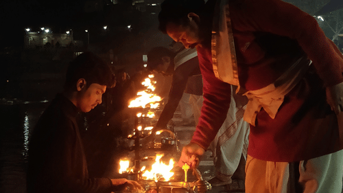 Nearby markets at Triveni Ghat, one of the best places to visit in Rishikesh