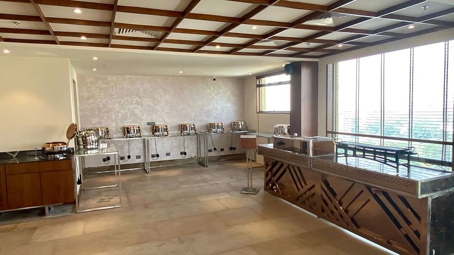 An image of the buffet set up at the Hideaway banquets & Lawns, Greater Noida