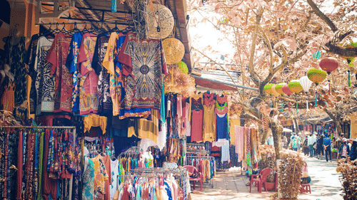 Enjoy  shopping experiences in Jaipur during your stay Clarks Amer 2