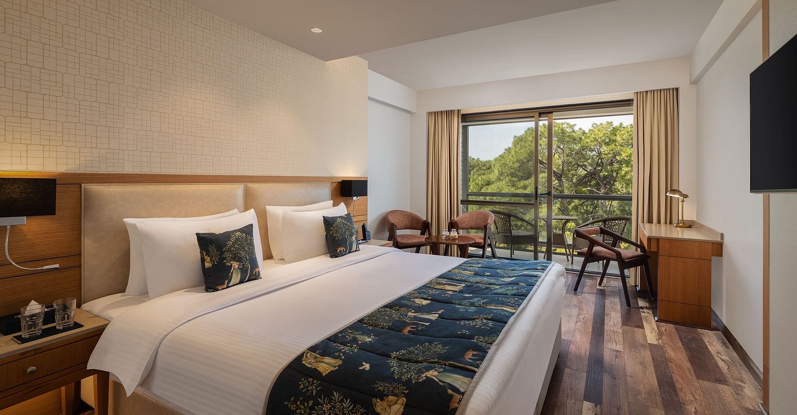 a6- Superior Room 1