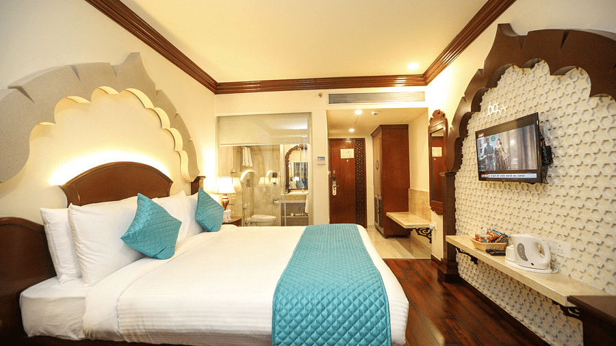deluxe room at comfort inn sapphire, jaipur