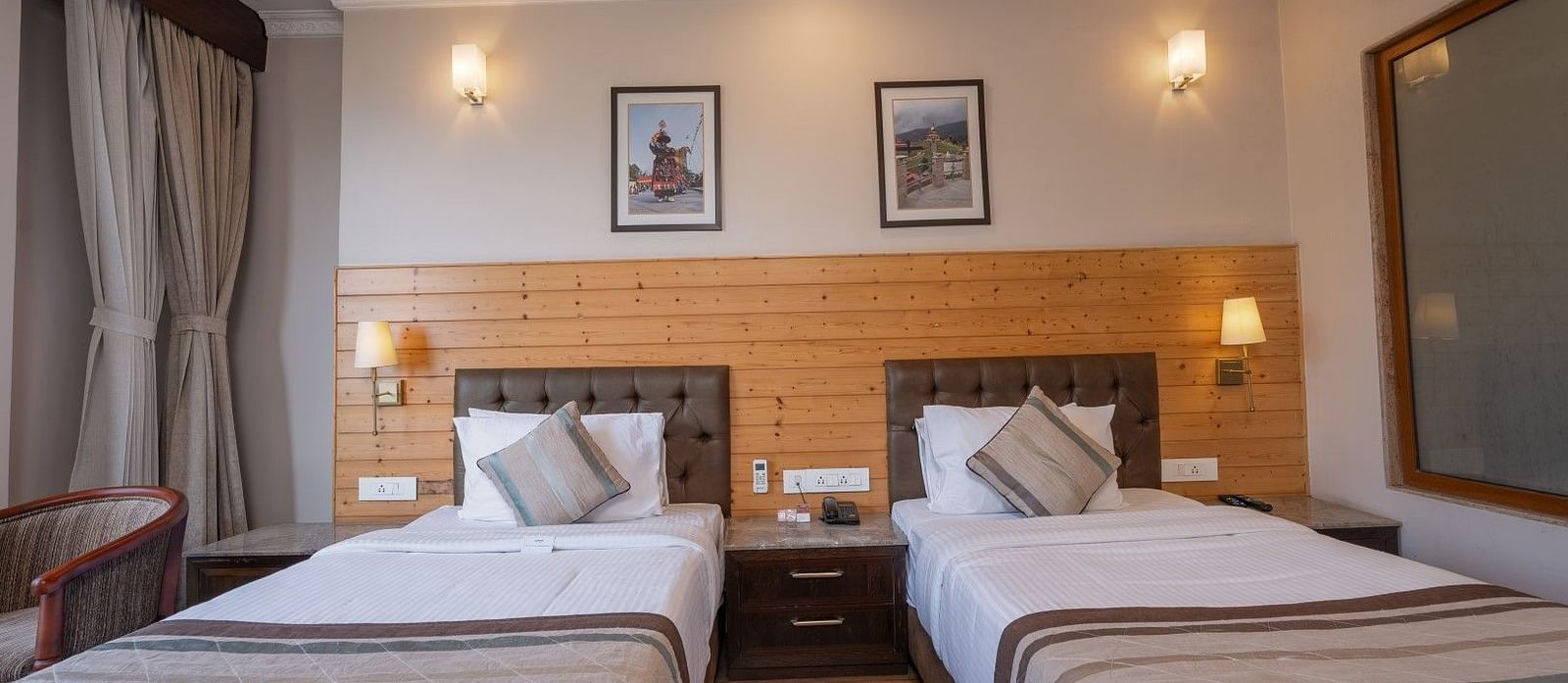 A room at Summit Alpine Abode with twin beds