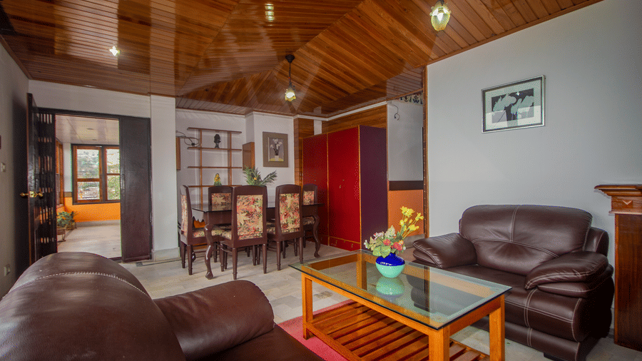 Hill CLUB ROOM Lounge area 2