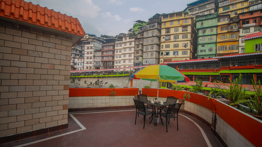 Hill CLUB ROOM Terrace