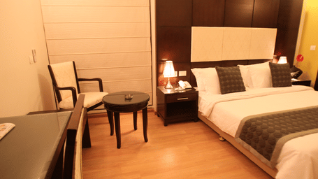 Emblem Hotel, New Friends Colony, New Delhi Delhi Executive Room 1 Emblem Hotel New Friends Colony New Delhi