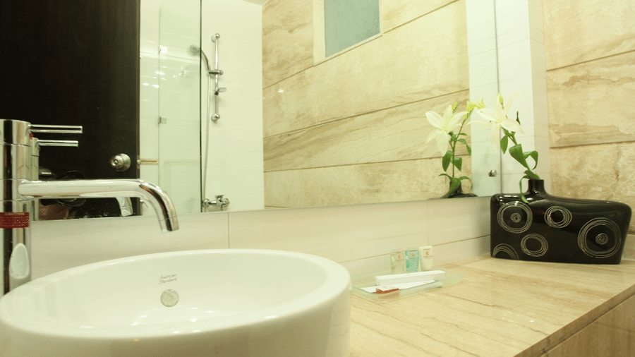 Emblem Hotel, New Friends Colony, New Delhi Delhi Executive Washroom 4 Emblem Hotel New Friends Colony New Delhi