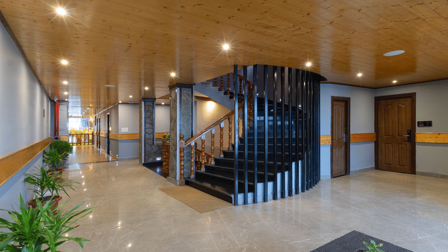 INTERIOR AND LOBBY (2)