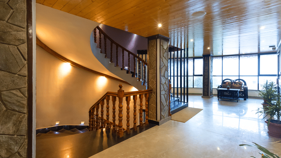 INTERIOR AND LOBBY (3)