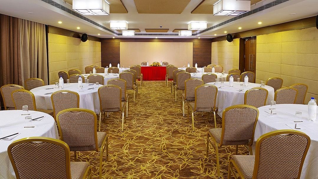 Dimora Thiruvananthapuram - image of Emerlad Conference Hall featuring numerous seating options