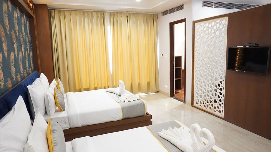 Suites with Bathtub8
