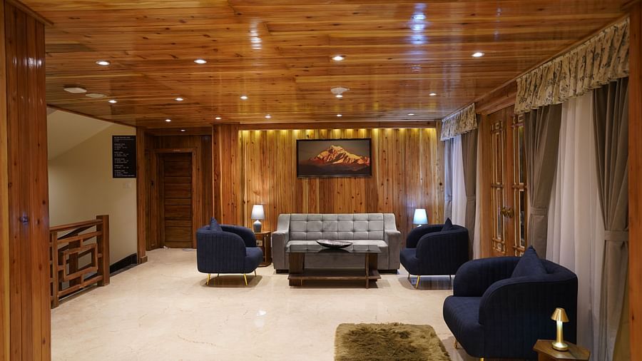 Lobby with seating