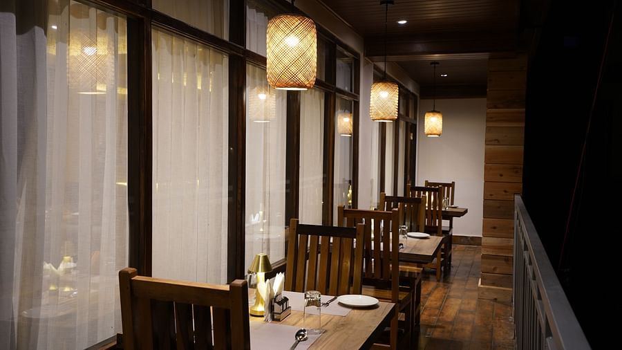 Outdoor seating arrangement in the restaurant